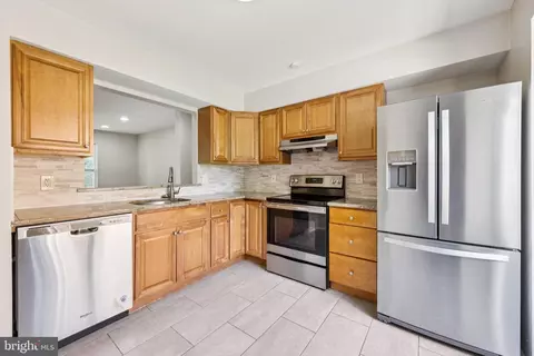 12006 Birdseye Ter, Germantown, MD 20874