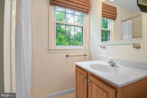 209 Hillmoor Dr, Silver Spring, MD 20901 photo 27