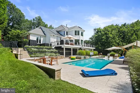 8628 Snowhill Ct, Potomac, MD 20854