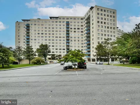 10201 Grosvenor Pl #1618, Rockville, MD 20852