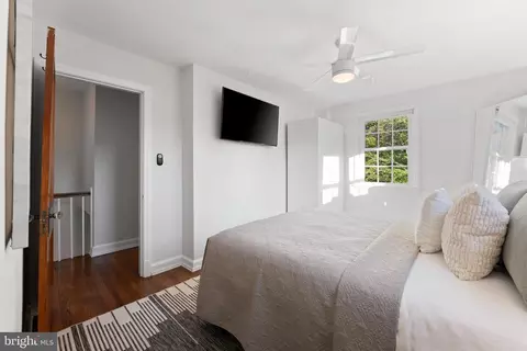 Bedroom - 9301 Mintwood St, Silver Spring, MD 20901 photo 2 of 8