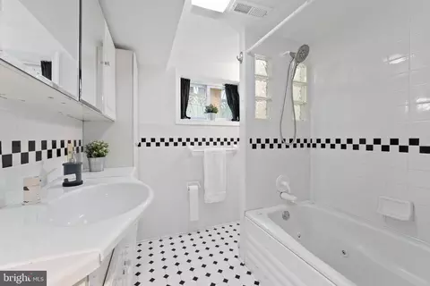 Bath - 9301 Mintwood St, Silver Spring, MD 20901 photo 3 of 4