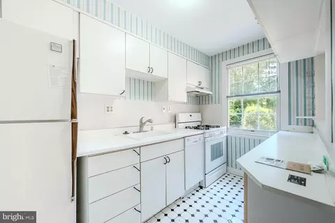 Kitchen - 2219 Washington Ave #203, Silver Spring, MD 20910 photo 1 of 1