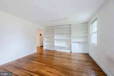 Living - 2219 Washington Ave #203, Silver Spring, MD 20910 photo 2 of 2