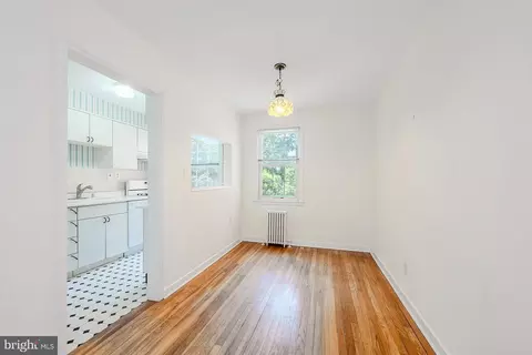Dining - 2219 Washington Ave #203, Silver Spring, MD 20910 photo 1 of 1