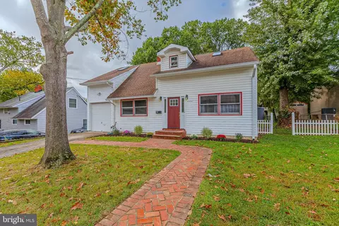 12802 Leahy Dr, Rockville, MD 20851