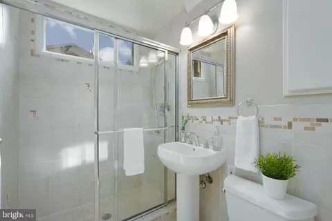 3909 Adams Dr, Silver Spring, MD 20902 photo 19