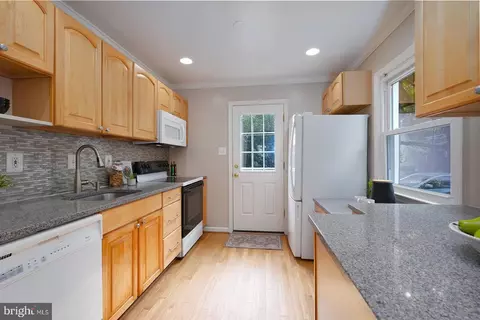 3909 Adams Dr, Silver Spring, MD 20902 photo 9