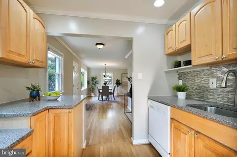 3909 Adams Dr, Silver Spring, MD 20902 photo 12