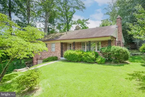6216 Massachusetts Ave, Bethesda, MD 20816