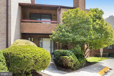 5201 King Charles Way #2-20, Bethesda, MD 20814