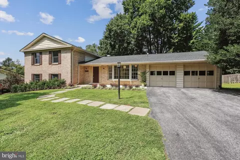 Exterior - 14908 Flintstone Ln, Silver Spring, MD 20905 photo 2 of 16