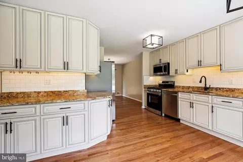 Kitchen - 14908 Flintstone Ln, Silver Spring, MD 20905 photo 2 of 4