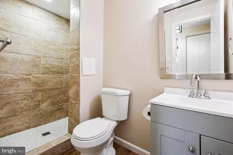 Bath - 14908 Flintstone Ln, Silver Spring, MD 20905 photo 5 of 5
