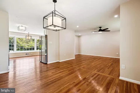 Living - 14908 Flintstone Ln, Silver Spring, MD 20905 photo 6 of 9