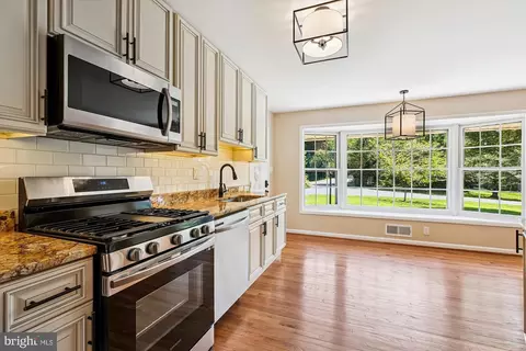 Kitchen - 14908 Flintstone Ln, Silver Spring, MD 20905 photo 4 of 4