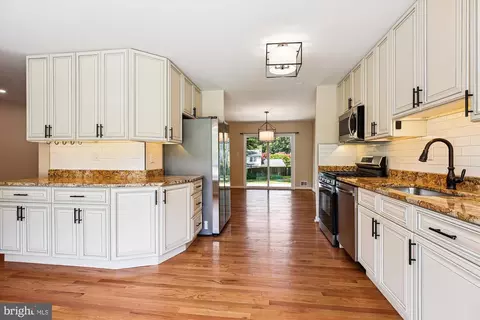 Kitchen - 14908 Flintstone Ln, Silver Spring, MD 20905 photo 3 of 4