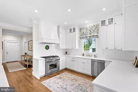Kitchen - 1301 Hennessy Ter, Sandy Spring, MD 20860 photo 6 of 11