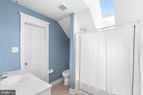 Bath - 1301 Hennessy Ter, Sandy Spring, MD 20860 photo 6 of 9