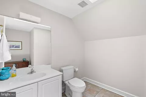 Bath - 1301 Hennessy Ter, Sandy Spring, MD 20860 photo 8 of 9