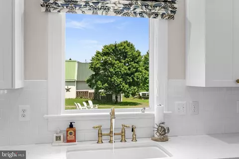 Kitchen - 1301 Hennessy Ter, Sandy Spring, MD 20860 photo 7 of 11