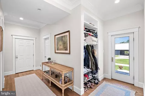 Entry Way - 1301 Hennessy Ter, Sandy Spring, MD 20860 photo 8 of 10