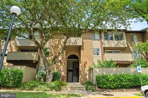 19317 Club House Rd #201, Montgomery Village, MD 20886