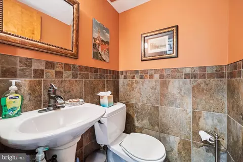 Bath - 17 Diller Ct, Boyds, MD 20841 photo 2 of 4