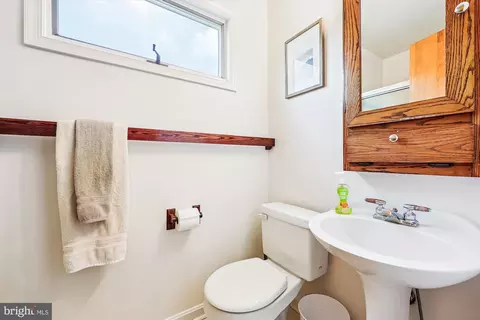 Bath - 17 Diller Ct, Boyds, MD 20841 photo 3 of 4