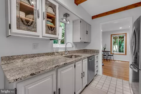 Kitchen - 110 Devon Ct, Silver Spring, MD 20910 photo 3 of 5