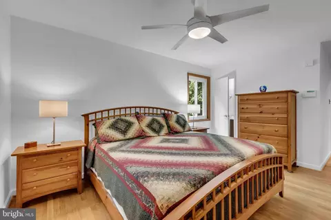Bedroom - 110 Devon Ct, Silver Spring, MD 20910 photo 2 of 4