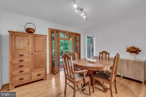 Dining - 110 Devon Ct, Silver Spring, MD 20910 photo 4 of 4