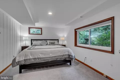 Bedroom - 110 Devon Ct, Silver Spring, MD 20910 photo 3 of 4