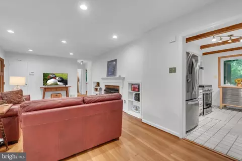 Entry Way - 110 Devon Ct, Silver Spring, MD 20910 photo 1 of 4