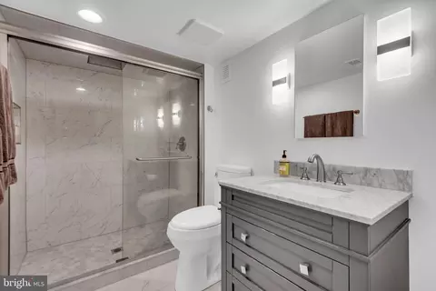 Bath - 110 Devon Ct, Silver Spring, MD 20910 photo 3 of 4