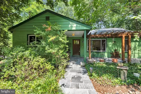 110 Devon Ct, Silver Spring, MD 20910