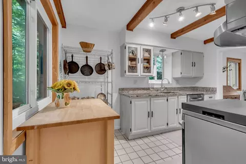 Kitchen - 110 Devon Ct, Silver Spring, MD 20910 photo 5 of 5