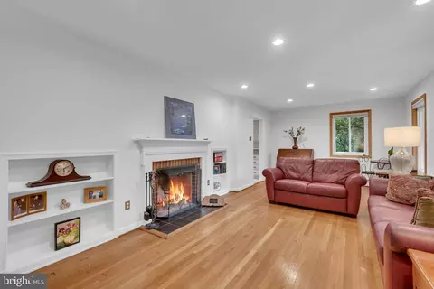 Living - 110 Devon Ct, Silver Spring, MD 20910 photo 1 of 3