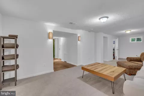 Entry Way - 110 Devon Ct, Silver Spring, MD 20910 photo 3 of 4