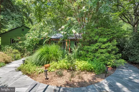 Exterior - 110 Devon Ct, Silver Spring, MD 20910 photo 5 of 20