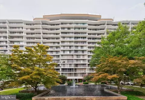 3333 University Blvd W #702, Kensington, MD 20895