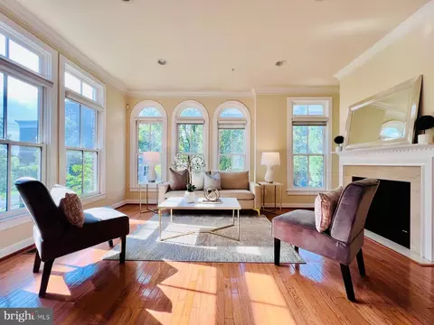 2301 Cobble Hill Ter, Silver Spring, MD 20902 photo 2