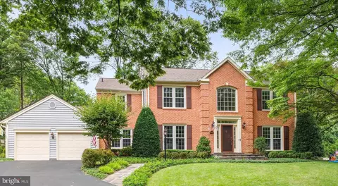 8504 Silverfield Cir, Gaithersburg, MD 20886
