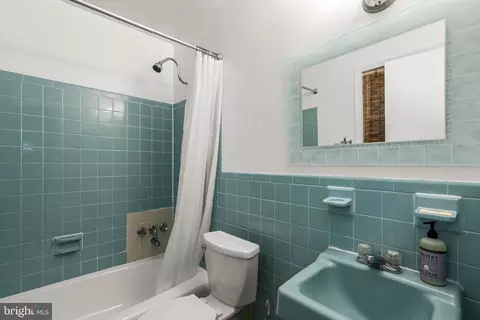 Bath - 13100 Bellevue St, Silver Spring, MD 20904 photo 2 of 3