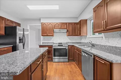 Kitchen - 2217 Falling Creek Rd, Silver Spring, MD 20904 photo 3 of 9