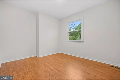 Bedroom - 2217 Falling Creek Rd, Silver Spring, MD 20904 photo 4 of 10
