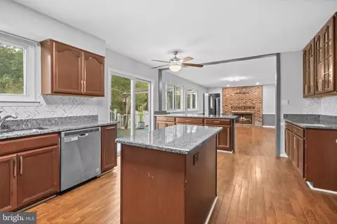 Kitchen - 2217 Falling Creek Rd, Silver Spring, MD 20904 photo 2 of 9