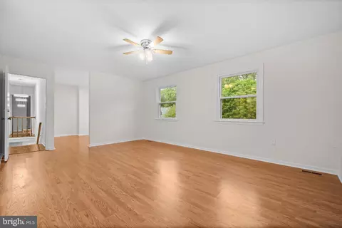 Living - 2217 Falling Creek Rd, Silver Spring, MD 20904 photo 8 of 10