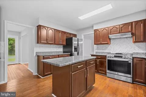 Kitchen - 2217 Falling Creek Rd, Silver Spring, MD 20904 photo 4 of 9