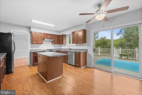 Kitchen - 2217 Falling Creek Rd, Silver Spring, MD 20904 photo 7 of 9